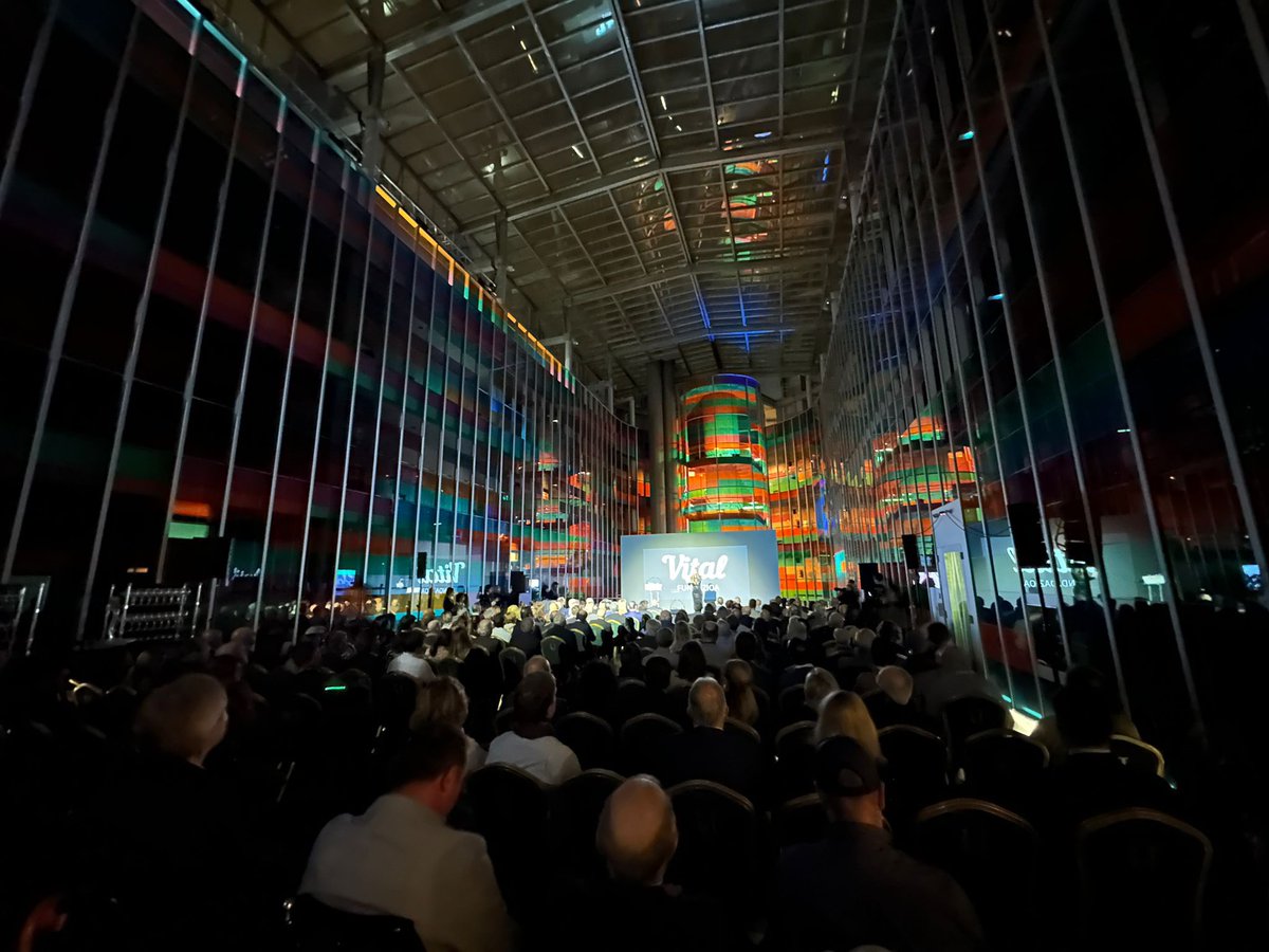 metxebarria_vg's tweet image. 📚 La celebración de los 175 años de la actual @VitalFundazioa invita a recorrer un camino lleno de iniciativas que han acompañado el crecimiento de Álava y de Vitoria-Gasteiz. Una trayectoria basada en el compromiso con la ciudadanía y en el impulso a proyectos que fortalecen…