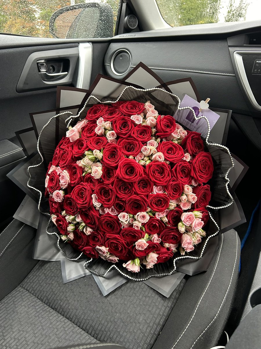 x_hinam's tweet image. 💗🌹