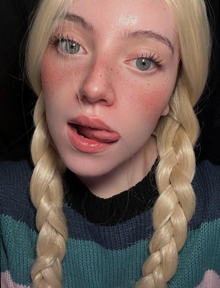 georgiablakemo1's tweet photo. lowkey want a group chat that’s just memes and unsolicited compliments rn https://t.co/4lA3X3taDK