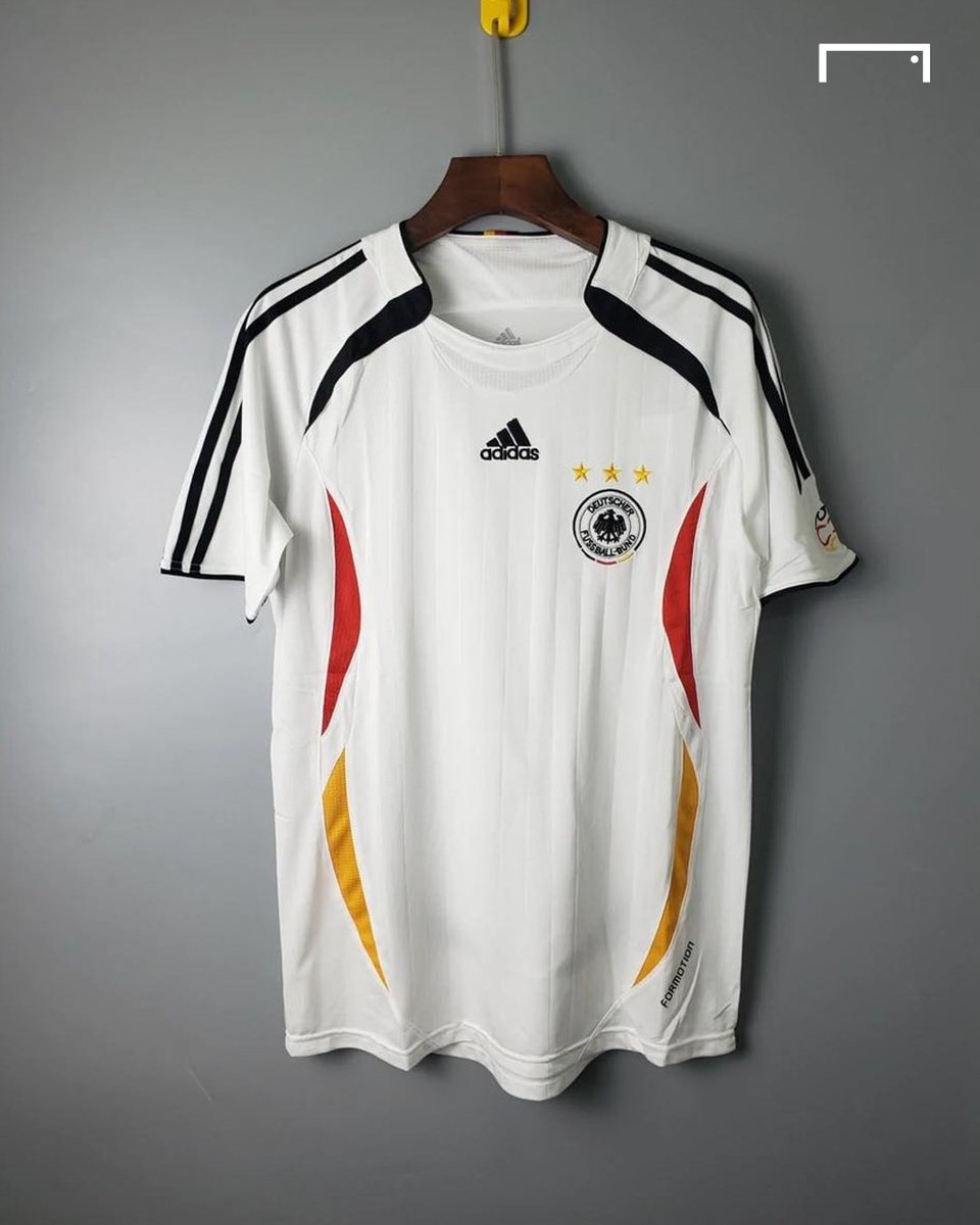 GOAL_ID's tweet image. Siapa pemain pertama yang terlintas di pikiranmu saat melihat jersey ini ___________ ✍👕