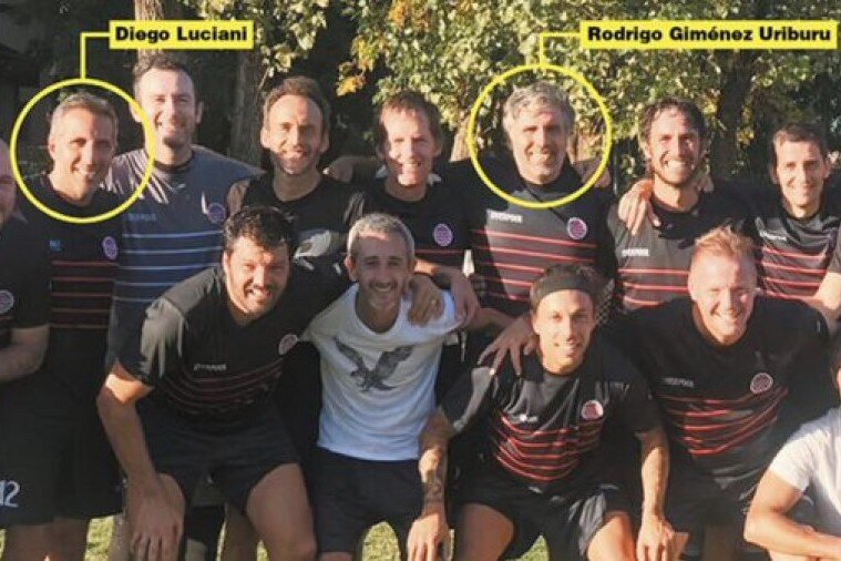 El Tribunal Oral Federal 2 impuso restricciones al régimen de visitas de Cristina, tras su reunión con jóvenes economistas.

En la foto de archivo podemos ver a Rodrigo Giménez Uriburu, presidente del Tribunal Oral Federal 2, jugando al fútbol en la quinta privada de Mauricio