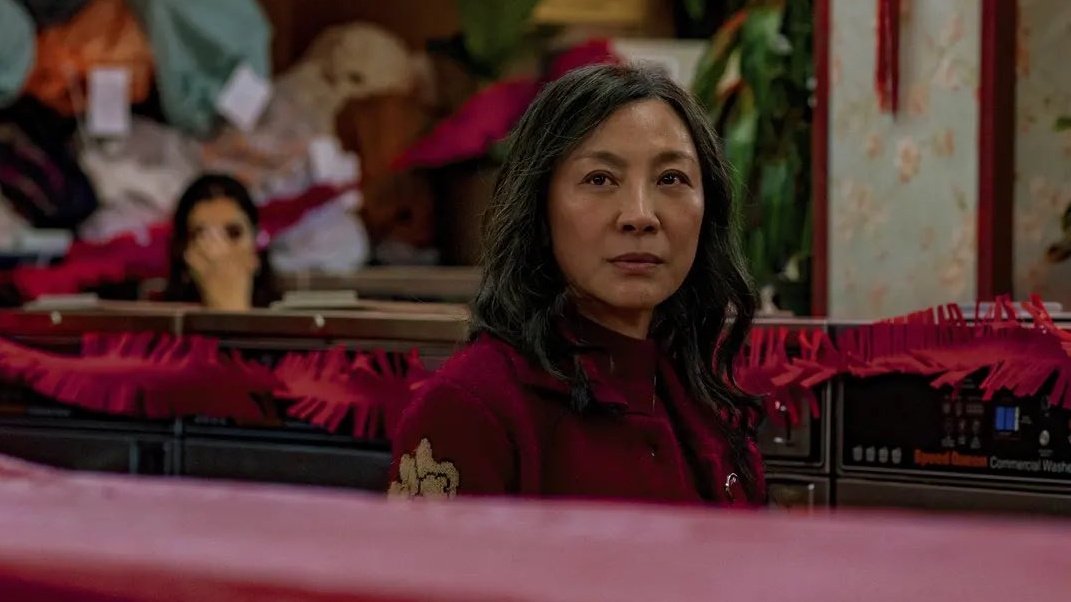 darylandfilms's tweet image. some of you guys are incredibly weird when it comes to michelle yeoh&apos;s oscar win (and we know why) but she gave a generational performance in &apos;everything everywhere all at once&apos; and you&apos;ll just have to live with that fact forever