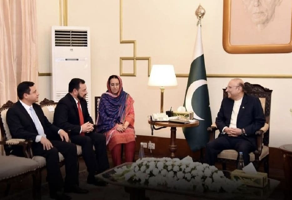 Pero... el <a href="/MinexGt/">MINEX Guatemala 🇬🇹</a> no debía esperar solicitud de diputado para tratar el tema James Ernesto Morales Cabrera haciéndose pasar como funcionario del <a href="/PARLACEN/">PARLACEN</a> ante <a href="/PresOfPakistan/">The President of Pakistan</a>. Fue viendo las publicaciones y de una vez se procede. 

¿Qué sucede ahí presidente <a href="/BArevalodeLeon/">Bernardo Arévalo</a>?