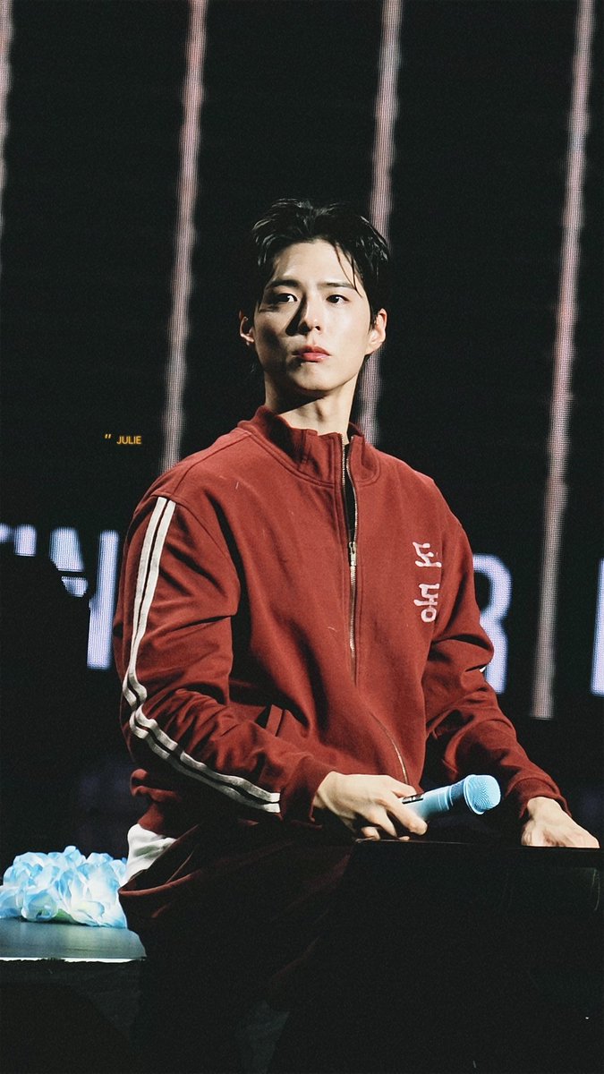 BGluv_'s tweet image. 6:16 보검시💙

새롭다가, 오래된 느낌이었다가
신화적이었다가, 객관적이기도,
투명하다가, 비밀스러운 다양함을 가진 깊은 얼굴에 매번 감탄한다.
세상에, 놀라워라!

#박보검 #ParkBoGum
#BEWITHYOU
#Mayyoureverydaybeagoodday