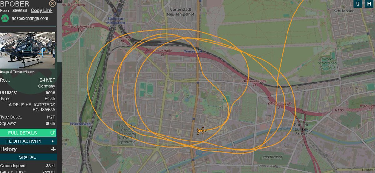 datawrangler2's tweet photo. [*Tempelhof &amp; Neukölln]
.
Heli-Kreisen ohne Kennung im Scan-&amp; #Rotationsflug
über Bln-NK, hatten wir ja nun, bis 22:00 Uhr.
Aktuell ist Tempelhof der heisse Scheiß!
#BPoBer Transponder ist on!
Hat irgendjemand gerade zufällig`nen Plan,
was wieder los ist?
https://t.co/5h1djTMnql https://t.co/bLEy33ocJ6