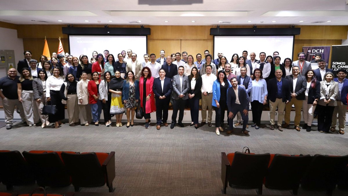 CognosOnLine's tweet image. Hoy tuvimos el gusto de participar junto a nuestro aliado estratégico Udemy Business en el HR Tech Perú 2025, organizado por DCH. 

Yibeth Rodriguez, Directora de Contenidos Estratégicos, presentó la charla “IA con propósito: Cómo liderar el cambio sin perder el lado humano”.