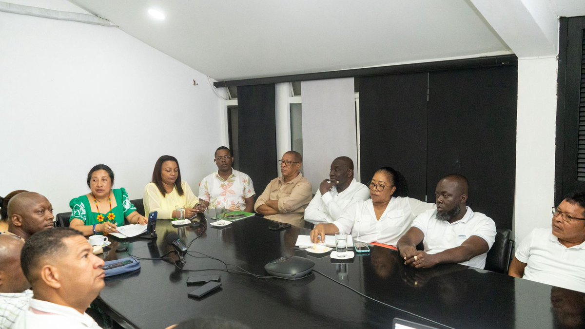 IDEAMColombia's tweet image. y experiencias, para la toma de decisiones frente a fenómenos climáticos y ambientales en el territorio.
#Ideam más cerca de los territorios.