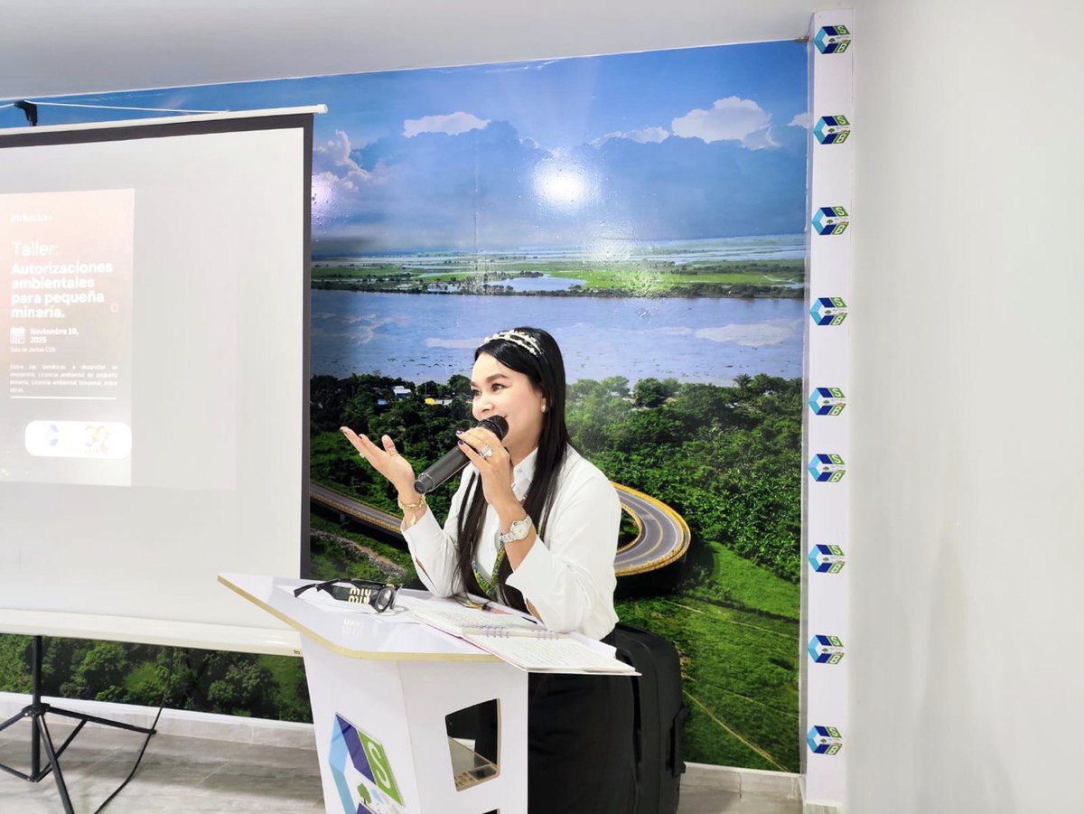 corpocsb's tweet image. 🐦¡Taller exitoso! #CSB capacitó a pequeños mineros y alcaldías del Sur de Bolívar en autorizaciones ambientales. 
📌Temas: licencias, gestión de relaves y economía circular.
🎯Objetivo: avanzar hacia una minería legal y sostenible.
#MineríaResponsable#MedioAmbiente