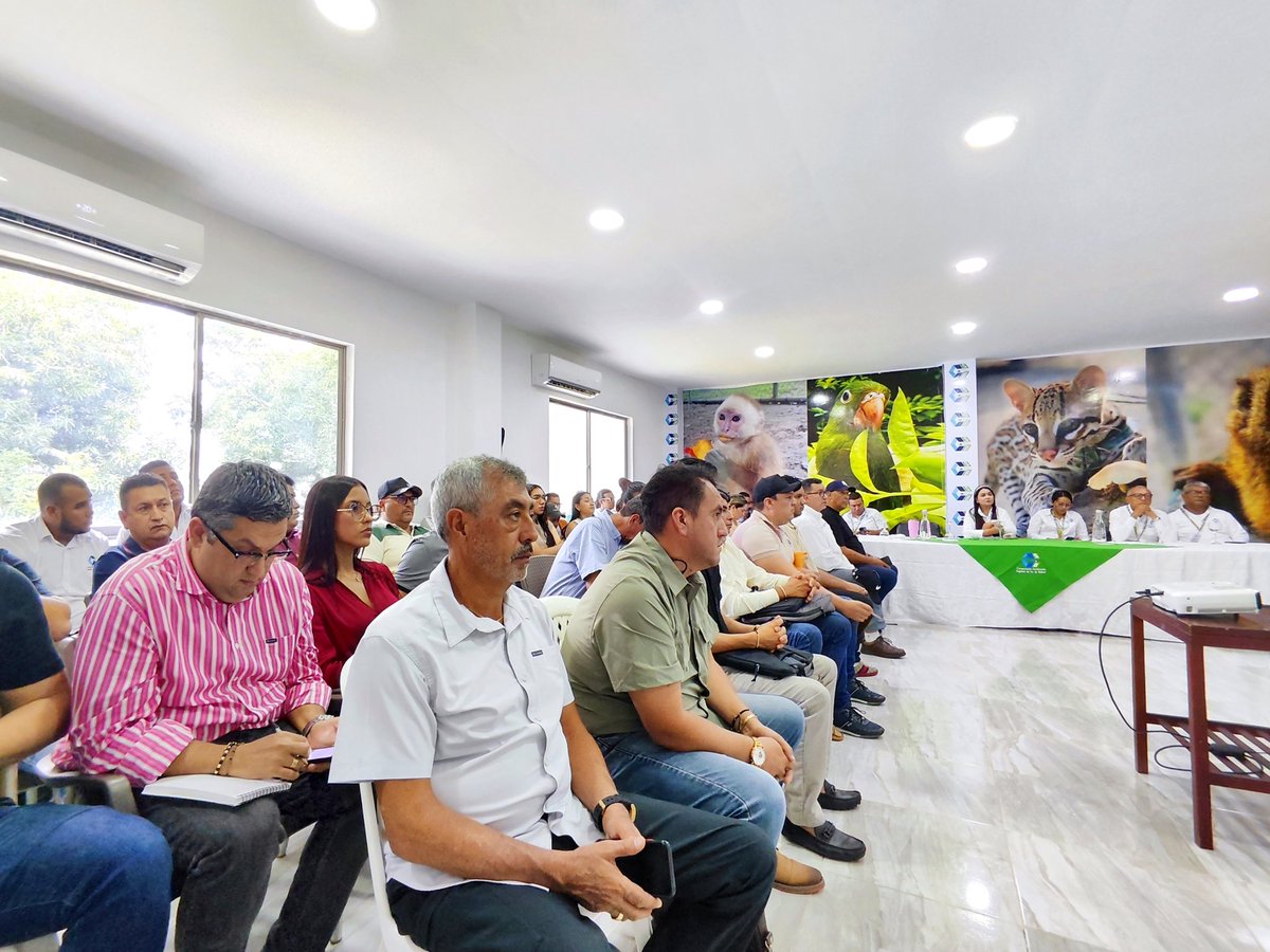 corpocsb's tweet image. 🐦¡Taller exitoso! #CSB capacitó a pequeños mineros y alcaldías del Sur de Bolívar en autorizaciones ambientales. 
📌Temas: licencias, gestión de relaves y economía circular.
🎯Objetivo: avanzar hacia una minería legal y sostenible.
#MineríaResponsable#MedioAmbiente