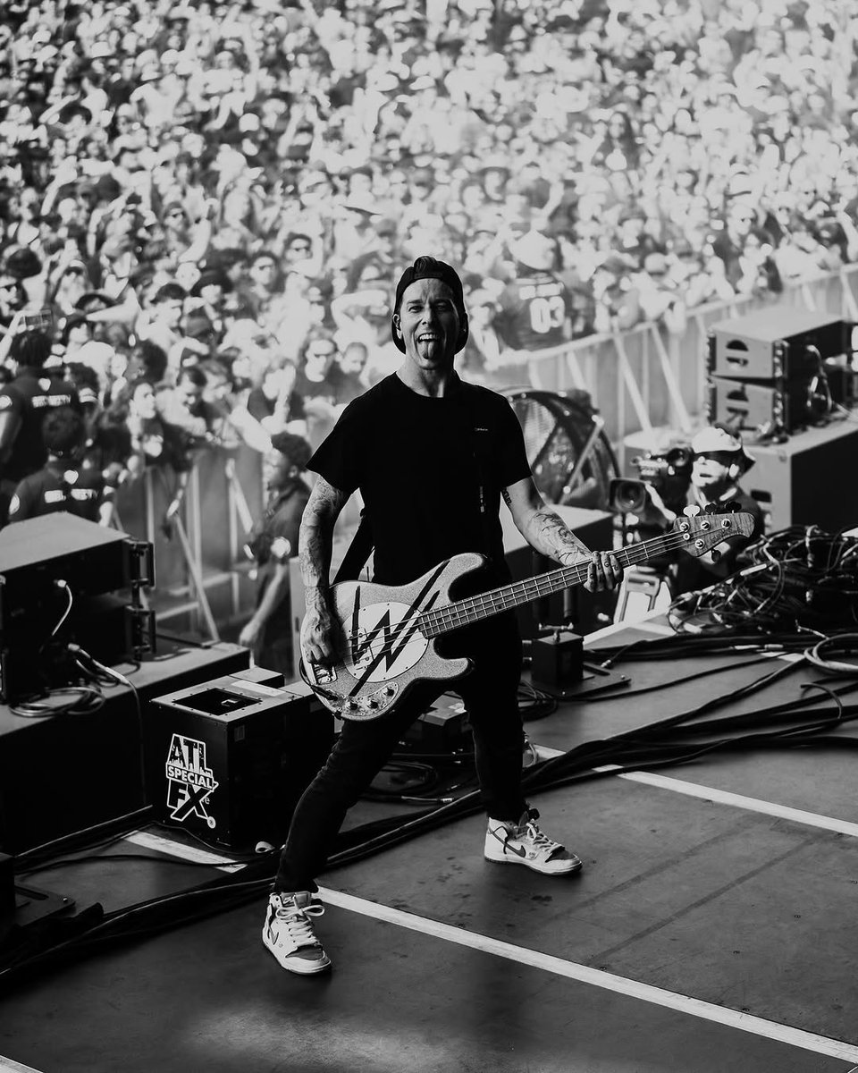 Happy birthday to the one and only Justin Hills!!! 🎂🎉