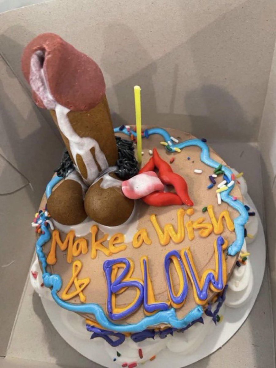 FL0WARGIRL's tweet photo. What the hell?? RT”@SookiKanban: Picked up my birthday cake from the bakery today! #Year29 🥳🎈🎂” https://t.co/0KWrs5GFL6