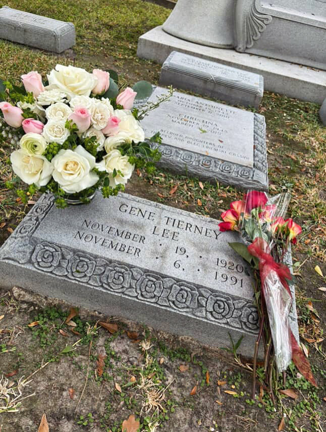 Birthday flowers for Gene this year, on what would be her 105th ♥️ Much love and all the happy birthday wishes straight from my heart.

Many thanks to Bouquets by Meli for her beautiful work on the arrangement again - pink and white roses were this year’s choice. 💐