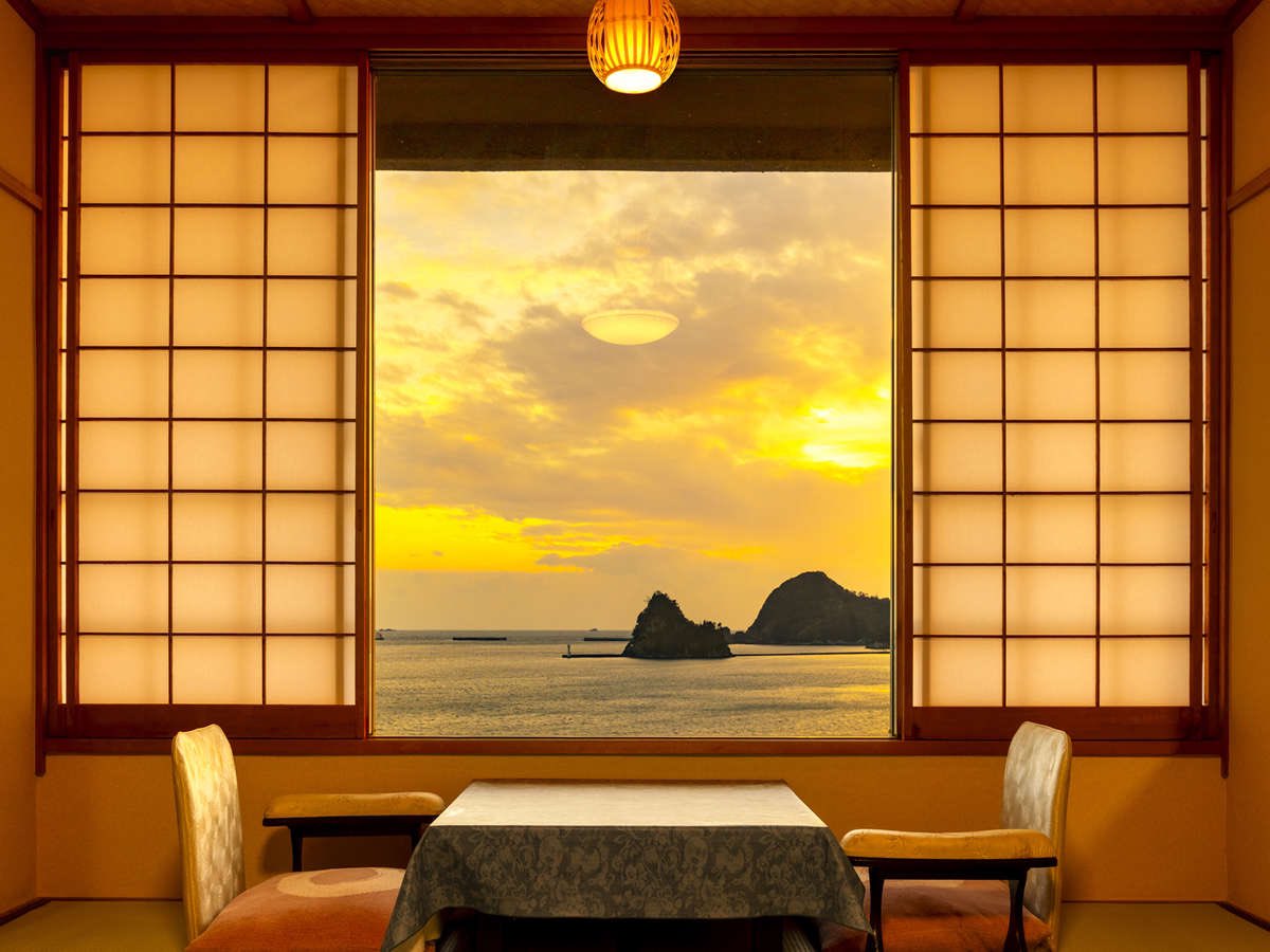 静岡にある、  
『海鮮食べ放題のお宿』がコスパ最強すぎる… 

お刺身、寿司、浜焼き、焼肉など、夕食60種・朝食40種以上のわくわくバイキング。しぬほど美味しい海の幸をたらふく食べられるなんて、しあわせすぎて昇天しそう。。