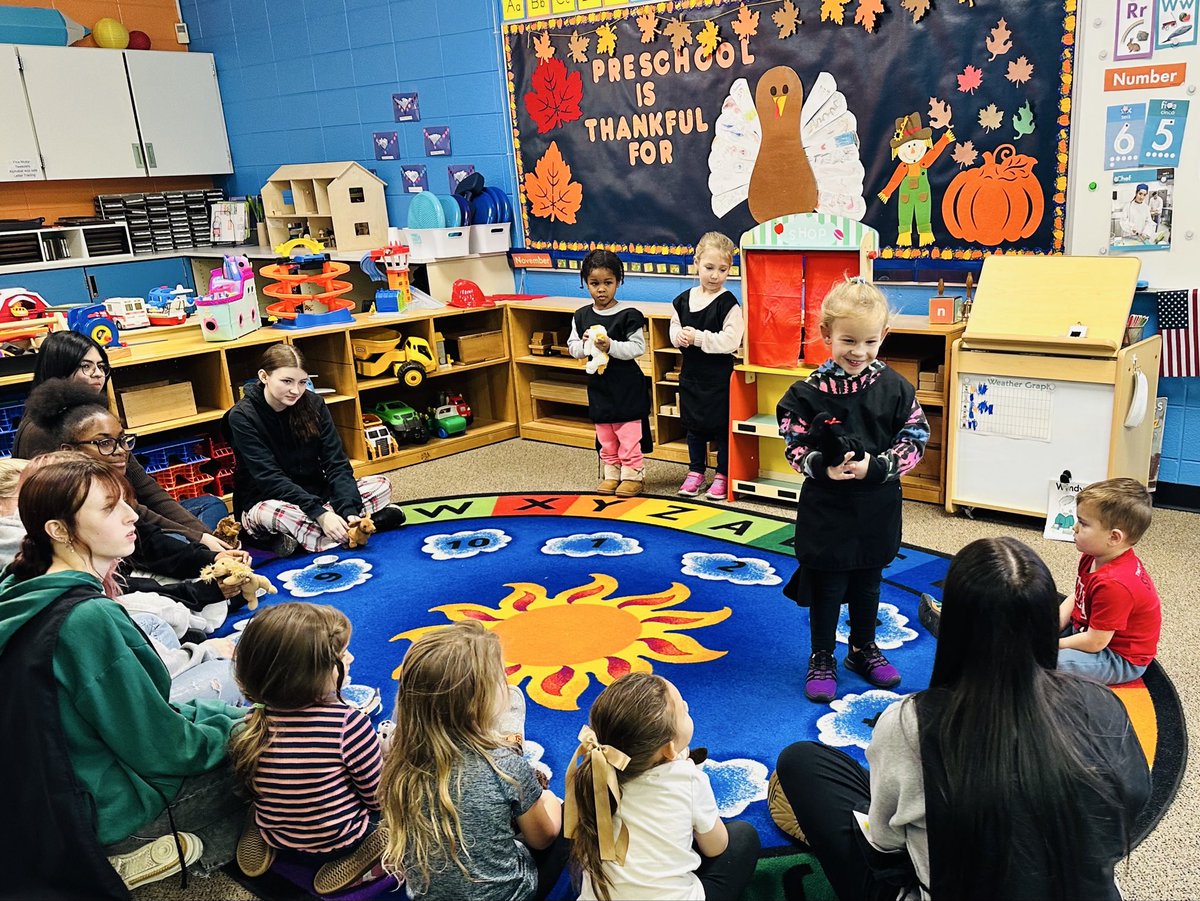 emkaufman's tweet photo. It was early release for one of our schools today so we tapped into our talent pipeline, and they were awesome!  They shared a great lesson on how to take care of your pets.  They truly do absorb all the cues Mrs. Perella gives the high school students @WilcoACC https://t.co/VywHc4l9Sn