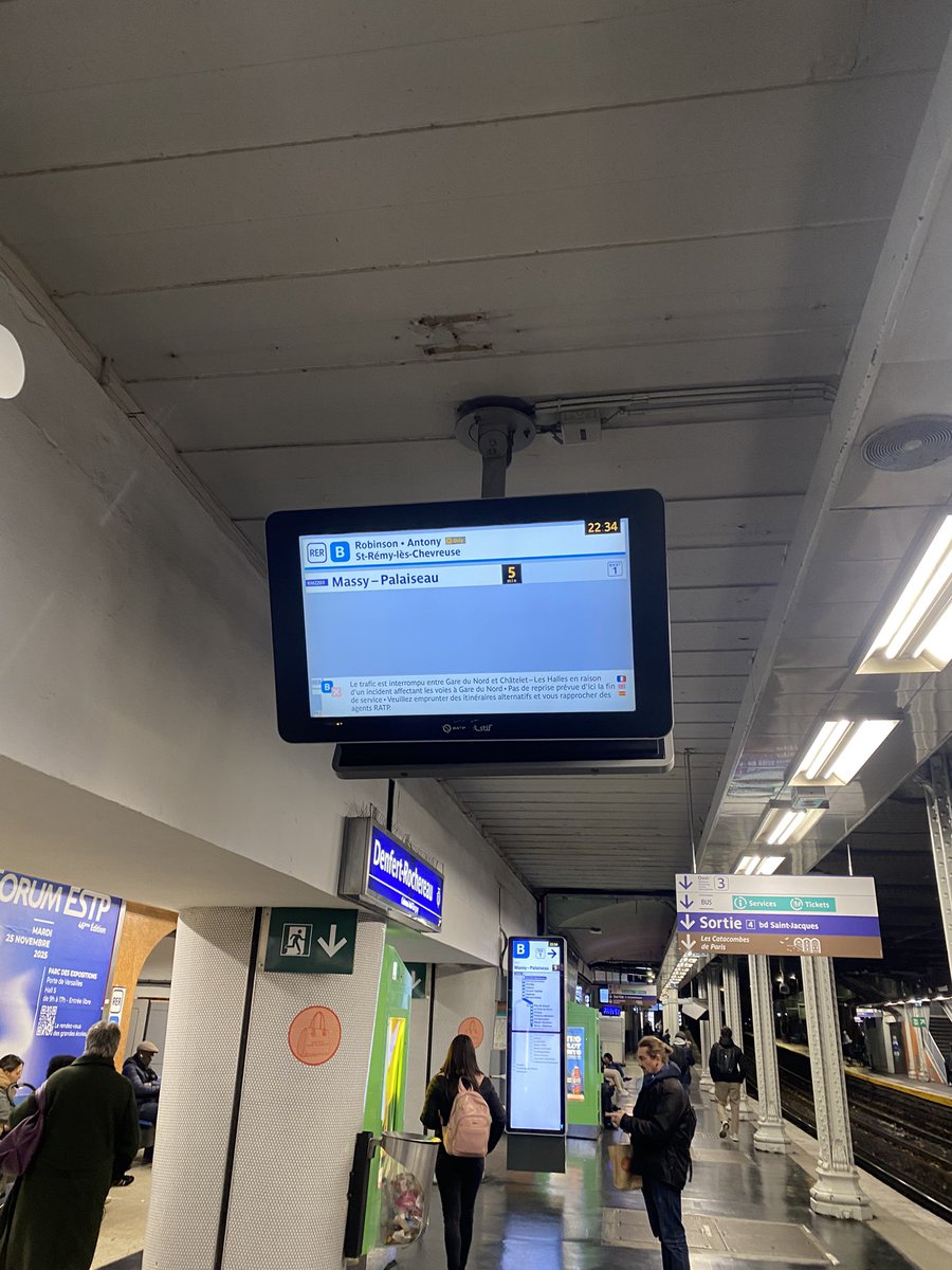 JM_jamo's tweet photo. @RERB comment rentre-t-on chez nous ? orsay, St remy, etc https://t.co/4QPYkrG1Fz