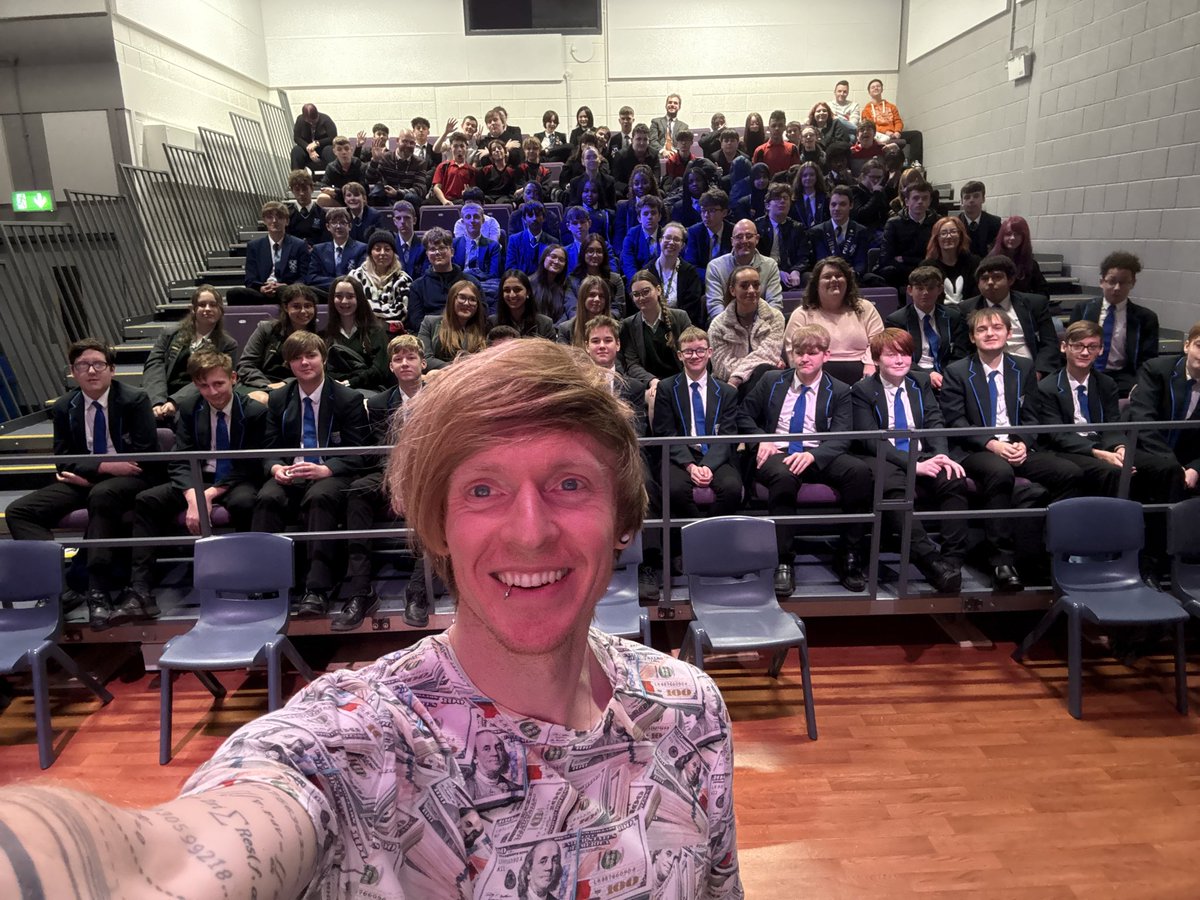 tomrocksmaths's tweet image. Happy Maths Week England!! It’s been a busy few days travelling across the country to reach as many students as possible to celebrate all things maths. From Mario vs Sonic, to Pokemon in space, maths is everywhere. Search Maths Week England to find events happening near you :)