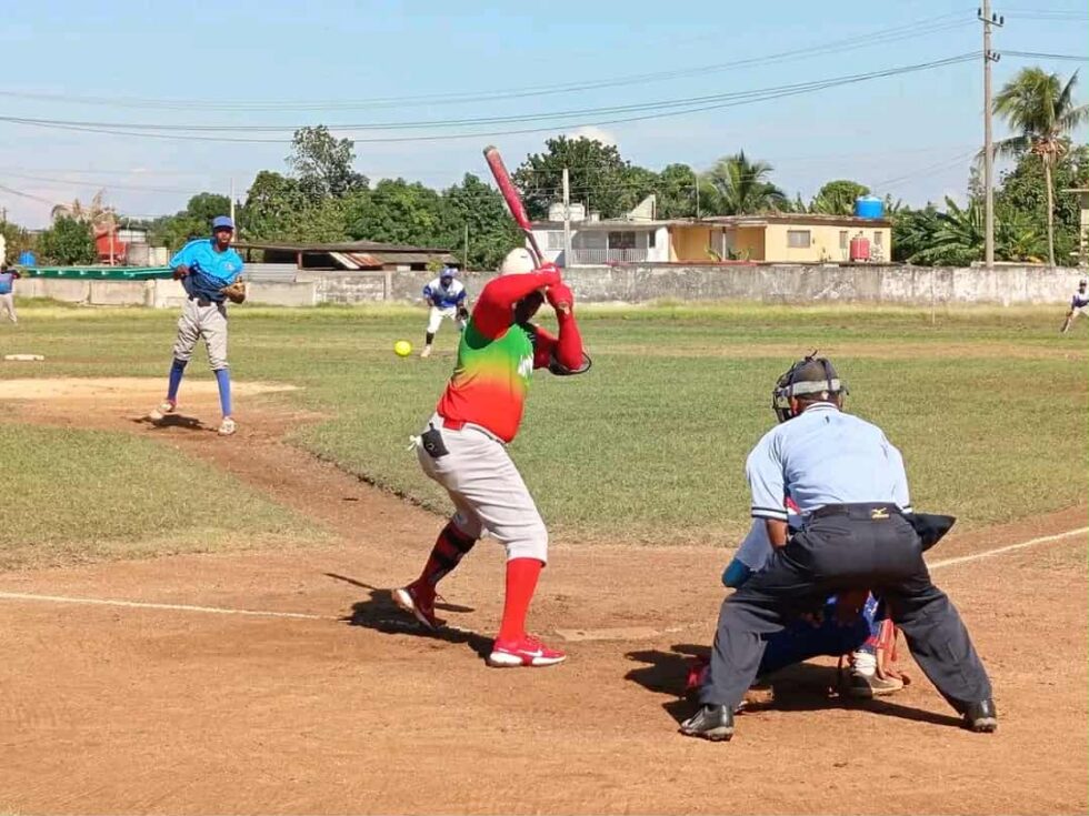 tiempo21cuba's tweet image. En un duelo cargado de emociones, el conjunto tunero se impuso con marcador de 7×3 a #LaHabana, resultado que le garantizó un puesto en la élite de #Cuba.

#LasTunas 
@GretelTv @99Gpena @luisa_elena71 @alibarrios1 @yimifp

👉🔗 tiempo21.cu/2025/11/19/sof…