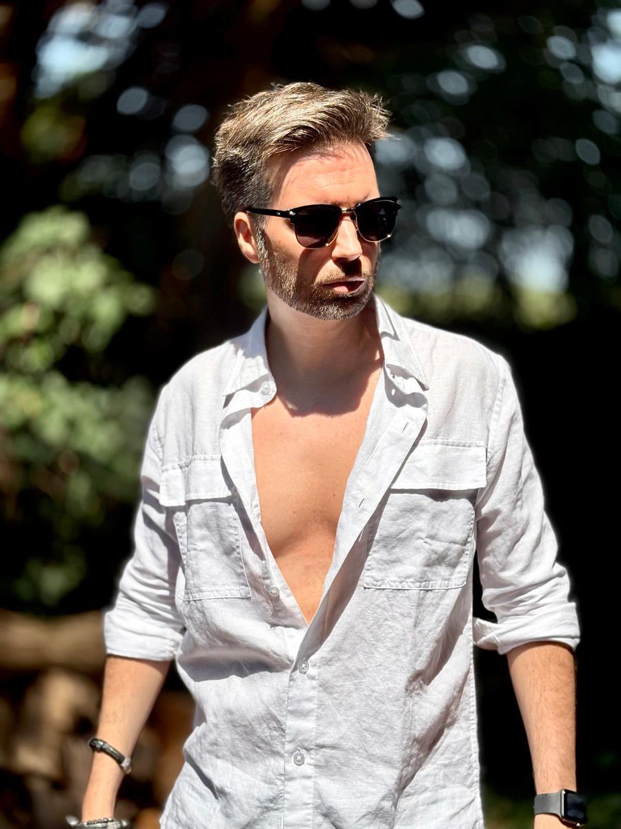 EnricoHolly02's tweet image. #EditorialLook
#LuxuryMen
#ProStyle
#ModernClassic #AmbassadorSunglasses