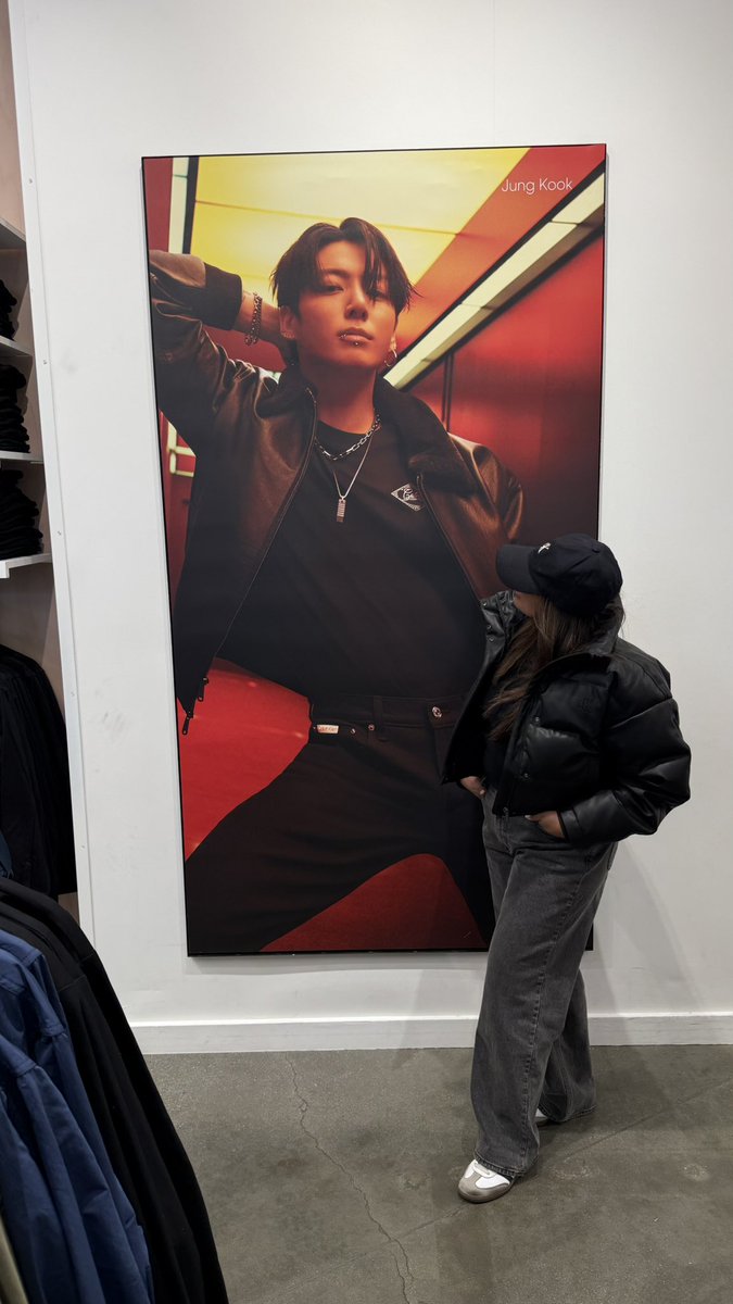 The most gorgeous windows! JK at the Calvin Klein store 
📍Citadel

#JUNGKOOKXCALVINKLEIN #JUNGKOOK