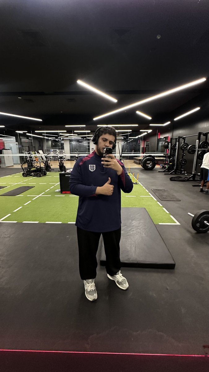 titaniummoha's tweet image. 🤍.