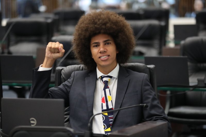 Se você tem o maior respeito e admiração pelo deputado Renato Freitas, deixa aqui o seu boa noite!