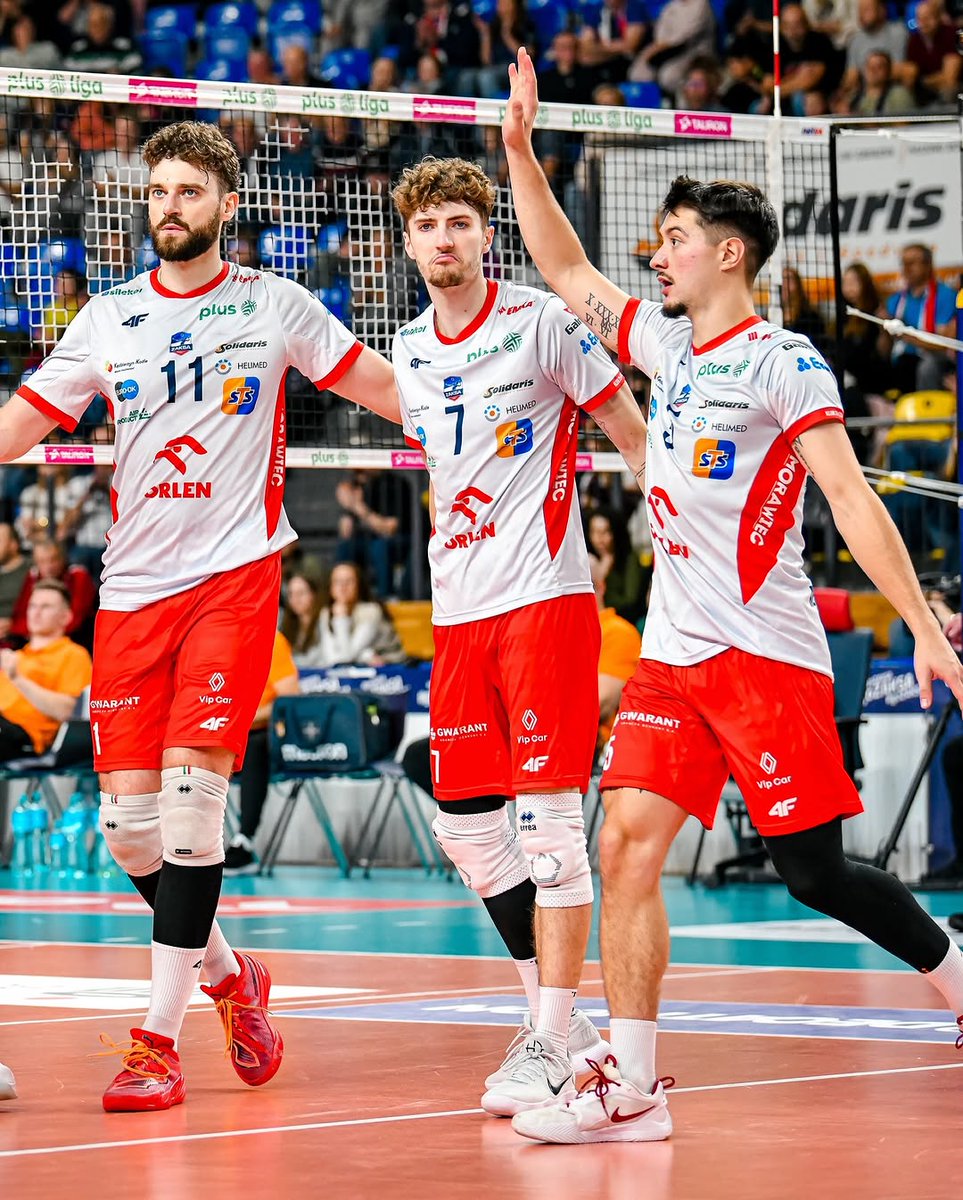 ❗️ WIELKA ŚRODA ZAKSY! ✅️

Podopieczni Andrea Gianiego pierwszym zespołem, który pokonał Asseco Resovię w sezonie ligowym 2025/2026! 🔵⚪️🔴

Kędzierzynianie wygrywają właśnie po tie breaku w Rzeszowie z miejscową Asseco Resovią. 🔝

Wielki występ ZAKSY! Jeden z najlepszych