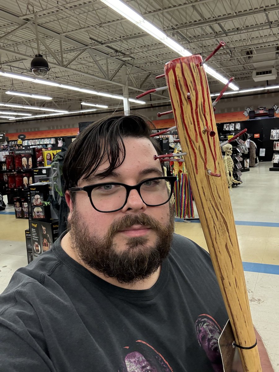 CJDsCurrentRead's tweet image. The author / / The Book

(Not sure which is scarier)