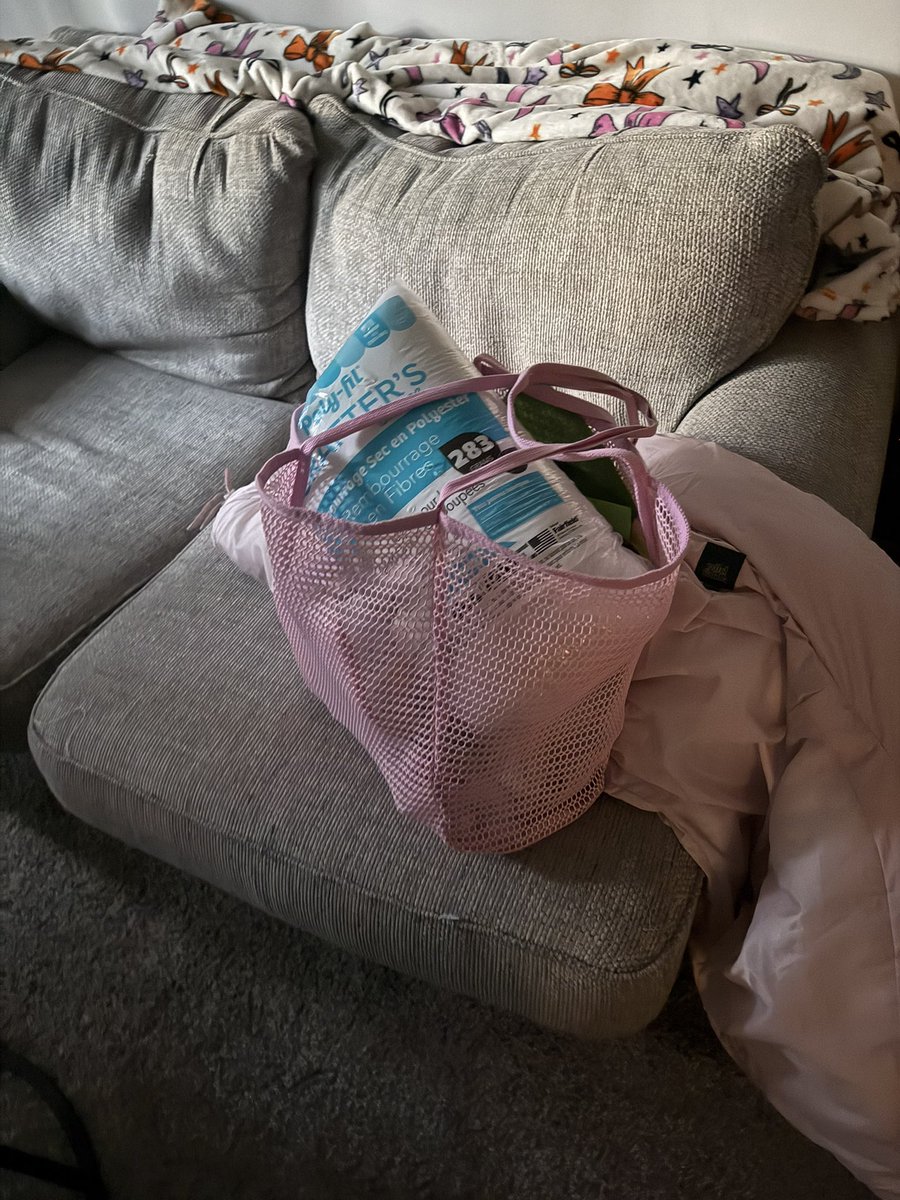 goooeydisk's tweet image. making crafts with my next client. craft bag? packed 🙂‍↕️