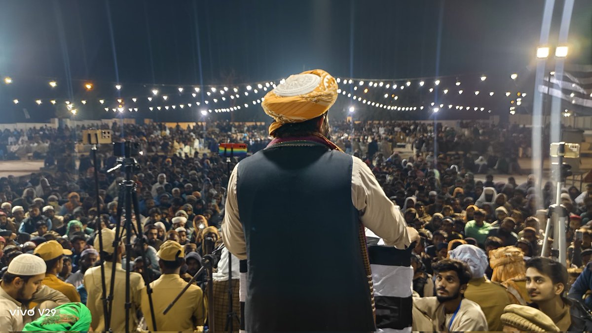 HasaanJUI_'s tweet image. #بھٹ_شاہ 
 جلسہ سیرت النبی ﷺ کانفرنس آڈیٹوریم ھال بھٹ شاہ 
تحصیل ھالا ضلع مٹیاری 

ناظم عمومی جےیوآئی صوبہ سندہ علامہ راشد خالد محمود سومرو صاحب خطاب کررھے ھیں 
#MFRforPakBanglaUnity