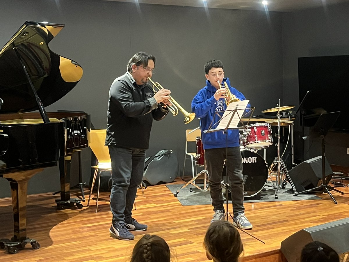 Gran èxit de participació de les audicions de Santa Cecília que tenen lloc durant aquesta setmana. Demà conclourem aquests concerts on els nostres alumnes han pogut mostrar la feina feta durant aquesta primera part de curs.Felicitats a tots els intèrprets!!
<a href="/oloteducacio/">Olot Educació</a>