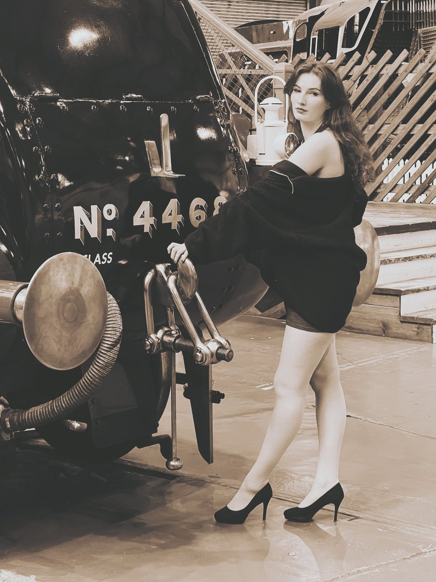 <a href="/SteamieRomance/">Belle</a> This lady is amazing for using her hobby and her love of fashion to make wonderful pictures.