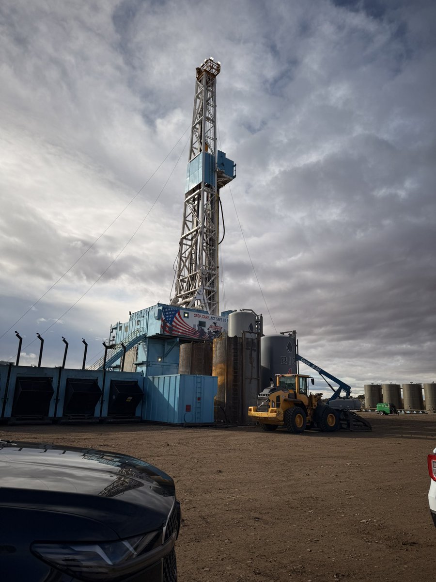 CirucciMaryB's tweet image. Road to Prosperity tour stop #11 drill rig in the Uinta Basin, Redwash Utah! @AFP_Utah 
Can’t wait to show you what I’ve learned in the upcoming days. Amazing !  Thank you Koda Resources! 
Tell @HouseGOP to pass the Speed Act now!
