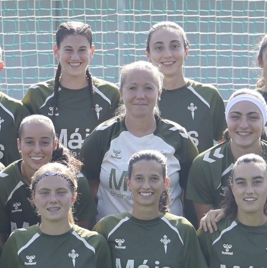 35 cumpeaños hoy de Vicky Vázquez (<a href="/Vicky_vk4/">Vicky Vázquez</a>) 🎂💙

«Si conoces a Vicky, sabes que es la entrenadora ideal para As Celtas», lavoz.gal/5cbbe4