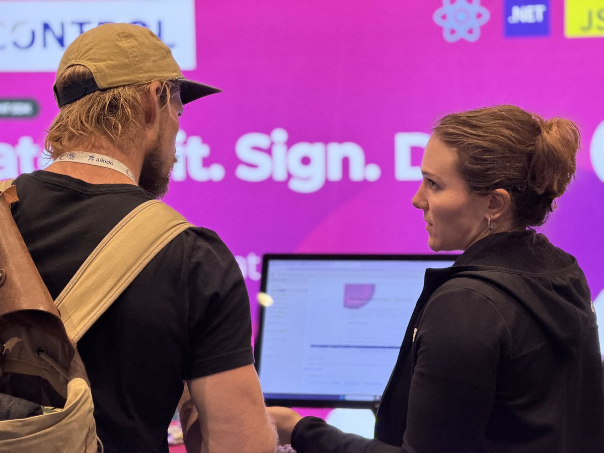 txtextcontrol's tweet image. 🚀 What a wrap up at VSLive and Live360

Two days full of great conversations, awesome people and inspiring discussions with developers from all over the world. The energy at this event was incredible and it showed again how much passion this community brings to modern .NET…