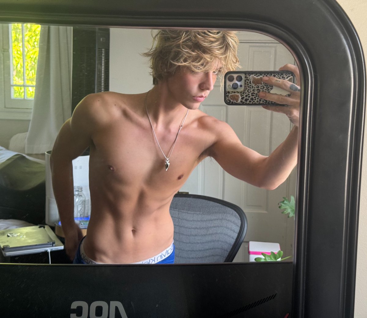 JOHNNYBOY tweet media