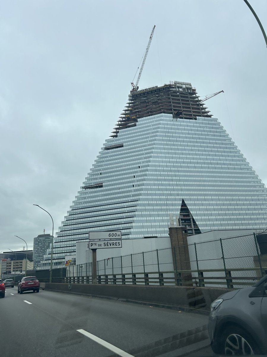 LaDandur's tweet image. La transition écologique selon #Hidalgo... #Paris #Incarnation