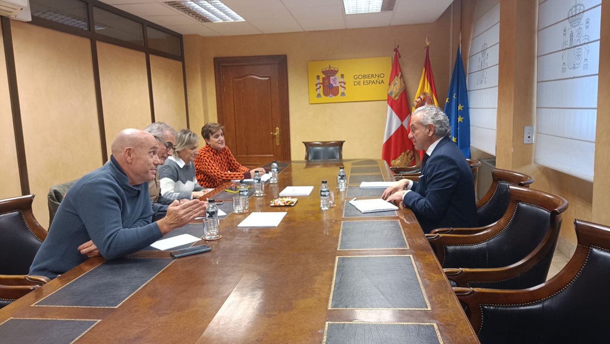 CSIF_UACyL's tweet image. 📢 CSIF exige soluciones para los empleados públicos de Castilla y León

Trasladamos al Delegado del Gobierno en Castilla y León los problemas más urgentes que afectan a nuestros compañeros:

⚠️ Transferencia del IMSERSO: incertidumbre y riesgo de pérdida de derechos laborales.…