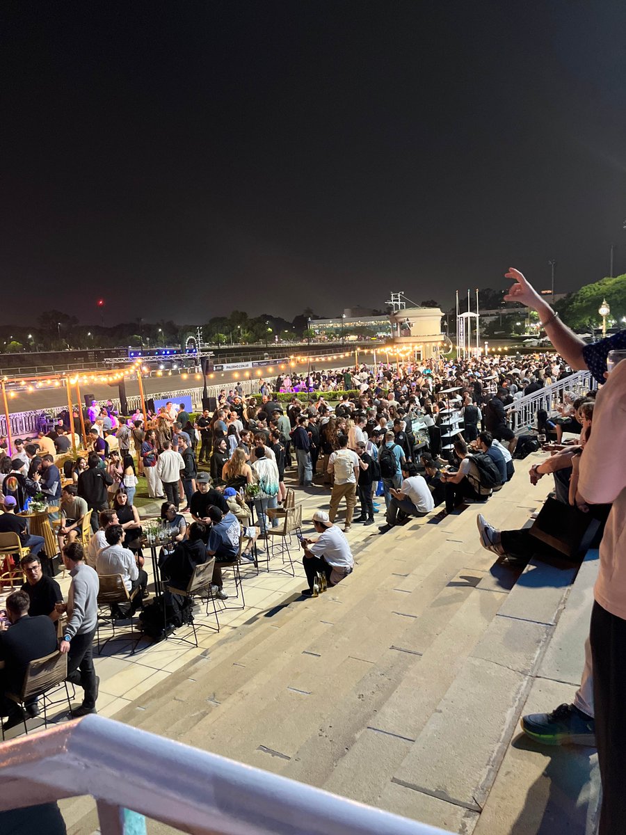 Hashlock_'s tweet image. 🇦🇷 Hashlock is representing in Argentina for Devconnect — and the energy is unreal.

From AMAs and protocol deep-dives to spontaneous late night debates about real-world assets, L2 design and security assumptions… Buenos Aires is buzzing with builders who actually care about…