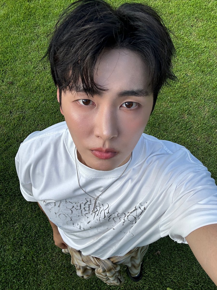 이 남성 잔디에 풀어놓으신분?

#SF9 #JAEYOON