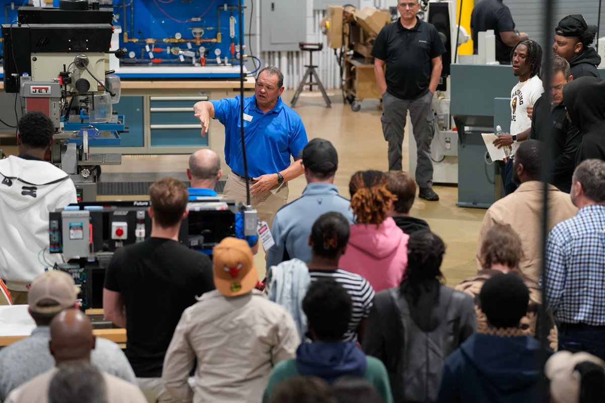 MidlandsTech's tweet image. Scout Night brought out 346 future EV trailblazers, all taking their first steps toward high-demand careers in South Carolina’s electric future. ⚡

Attendees got an inside look at the training and opportunities that can launch their EV career at MTC.

#ScoutNight #MidlandsTech