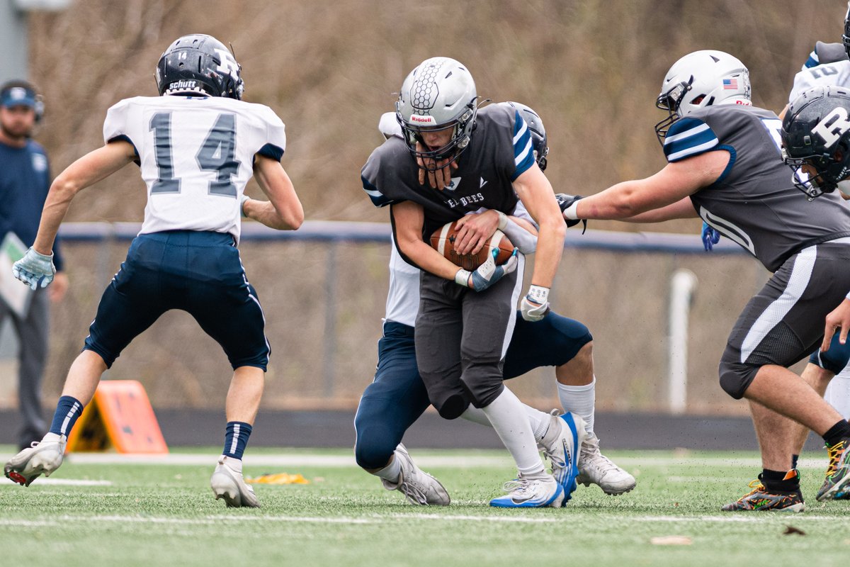 dompostsports's tweet photo. Clay-Battelle defeats Ritchie County 44-8 behind second-half rally.

Read More: https://t.co/lwhaXFjgiI

Story By: Michael Griffith
Photo Credit: Benjamin Powell

 #ClayBattelle #CeeBees #HighSchoolFootball #PlayoffGame https://t.co/Q2wGBZ0EnA