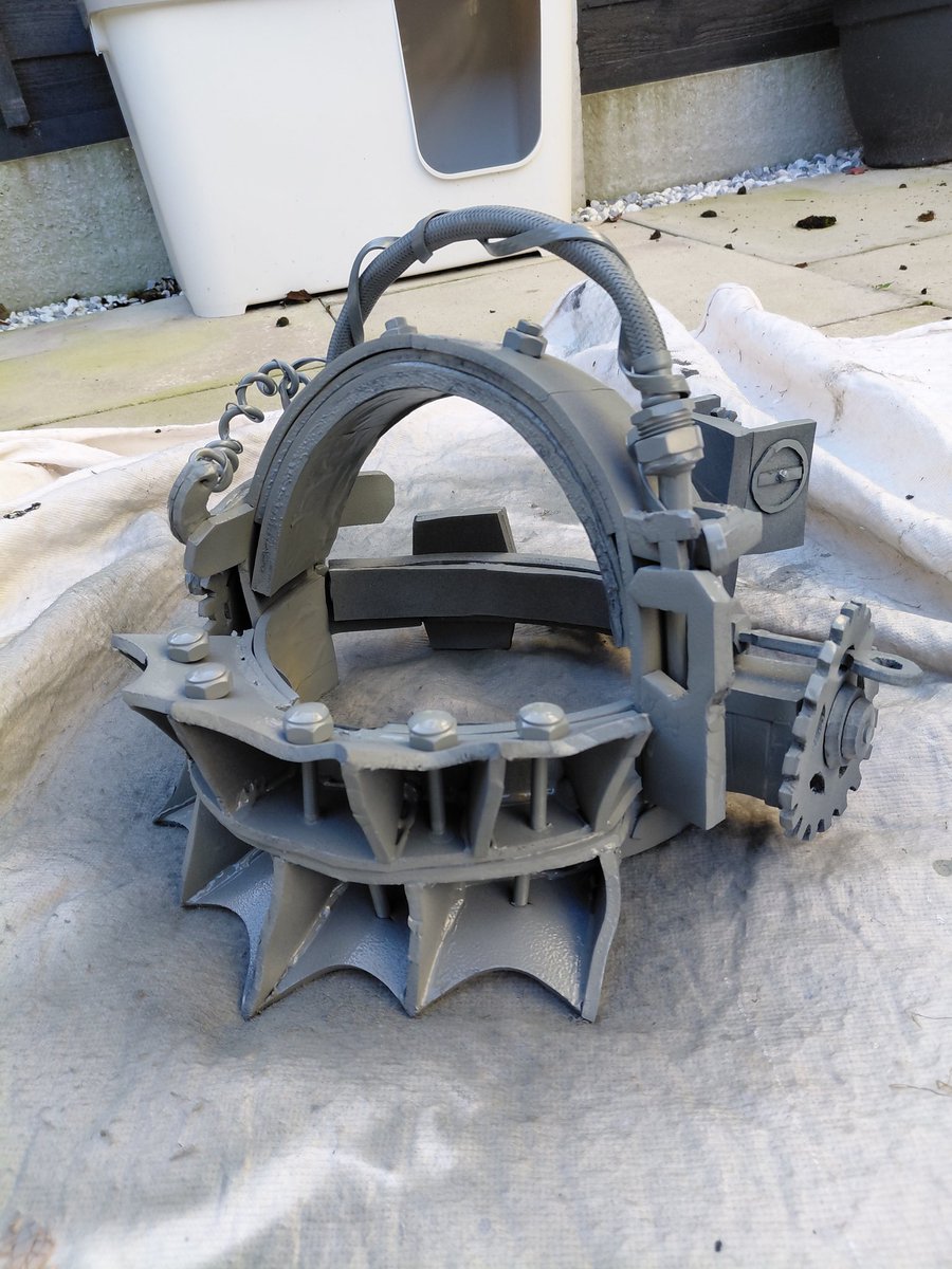 thecoasterizzy's tweet image. call me john kramer

not done yet i sprayed the colour and then i&apos;m finishing the paint job and details :3