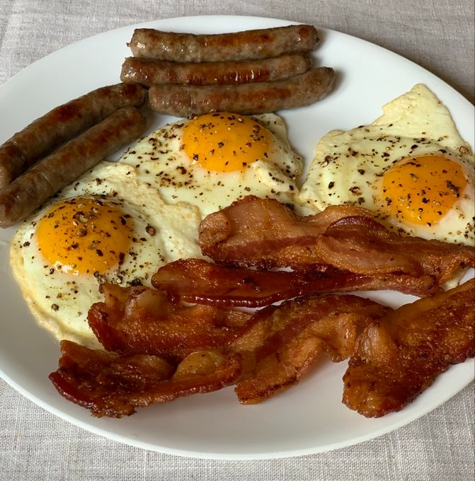 boxncase's tweet image. This looks sooooo good for this sunday morning