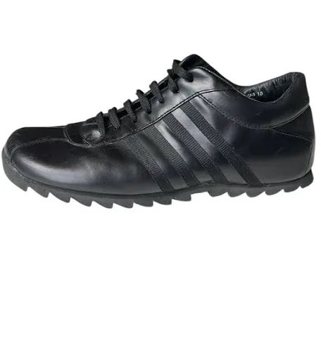 ArtOfMusic_'s tweet image. Steve Maddens and button ups were the 2000’s “get you in the club” got to fit 😂