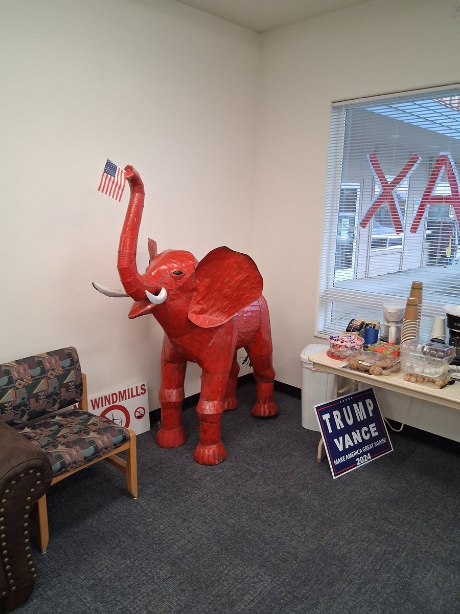 StocksFamFarm's tweet image. Made it to sign the petition to end the gas tax, vote by mail, and end the toll on the Bridge in Coos Bay, and North bend in Oregon. @Purebloodtruth @Real_EdDiehl @RobTaylorReport