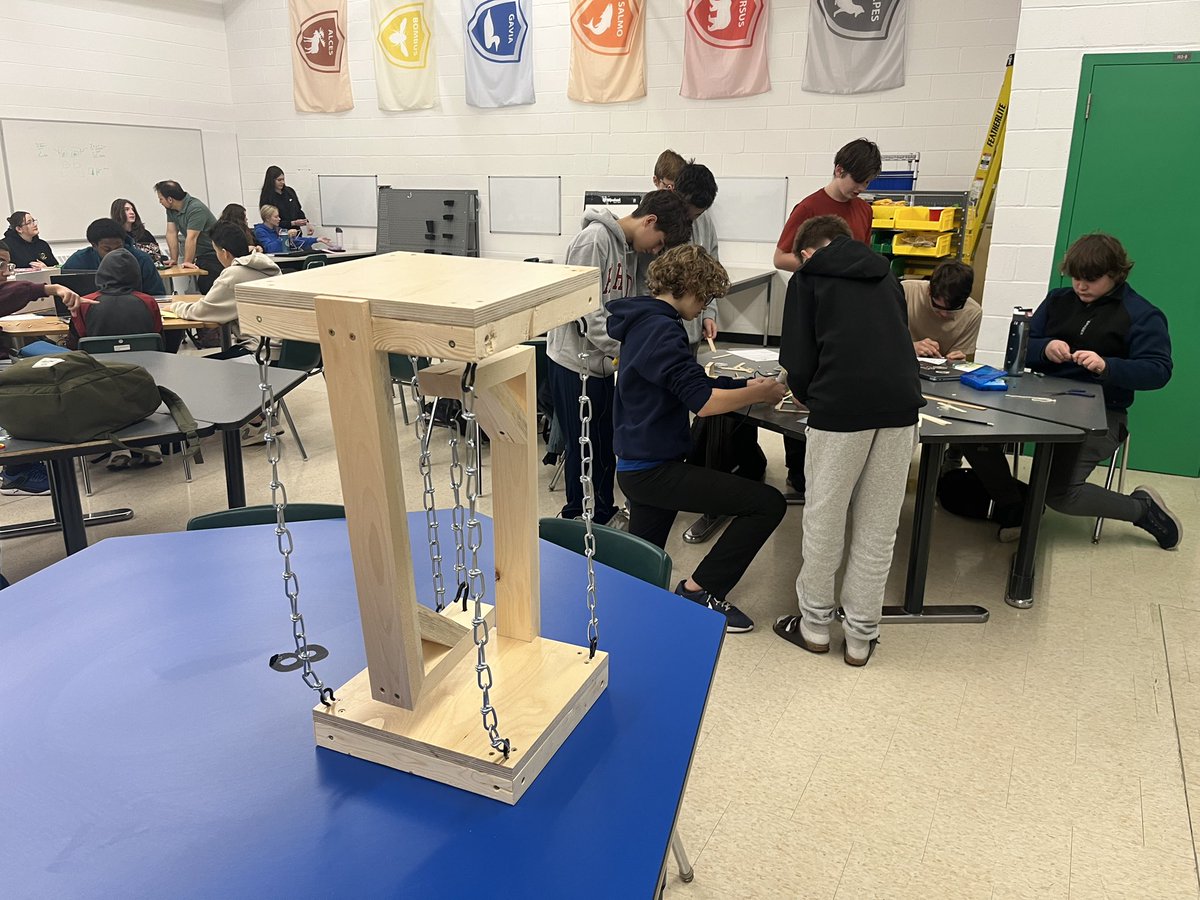 LockerbyNet's tweet image. Tensegrity was the topic for today’s Grade 9 STEP Integration Day!