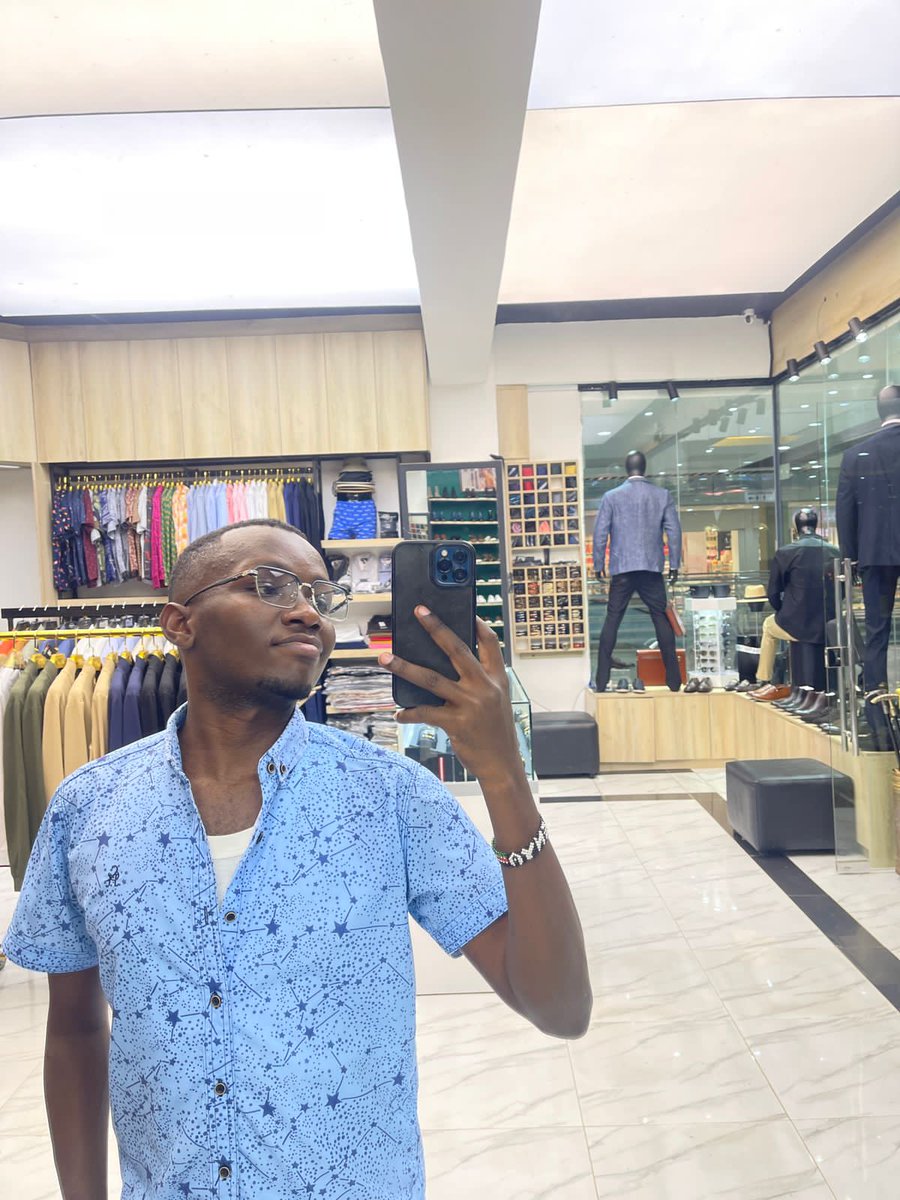 MutembeiAlexis's tweet image. Adult friendships require a lot of Grace.
The same grace you will want. People are busy. People are healing. People are growing. People are building. People are taking time for self care.
Don&apos;t confuse less communication with less love.
Tembei says hi 😊 
#ISWAP #ARREST