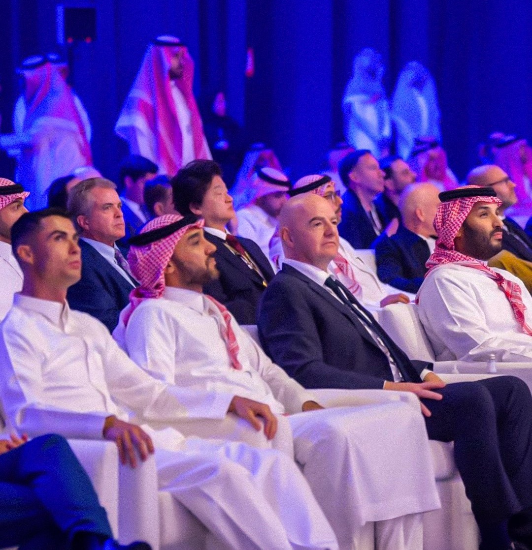 Cristiano is not a “luggage boy” for the Saudi Prince just to meet Trump. He is the ambassador of Saudi Arabia’s sports project and part of an official delegation of respected statesmen

Cristiano carries the deep respect and admiration of all Saudis.