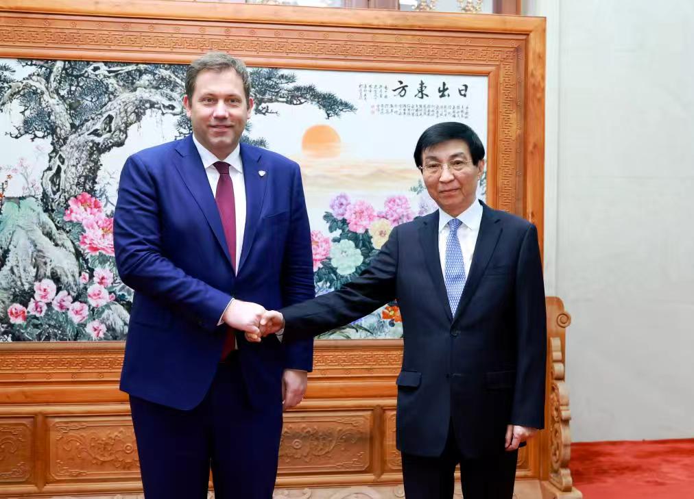 ConsulateChnMan's tweet image. #China&apos;s top political advisor Wang Huning on Tuesday met with a German Social Democratic Party (#SPD) delegation led by Lars Klingbeil, co-chairman of the SPD, as well as German Vice-Chancellor and Federal Minister of Finance.