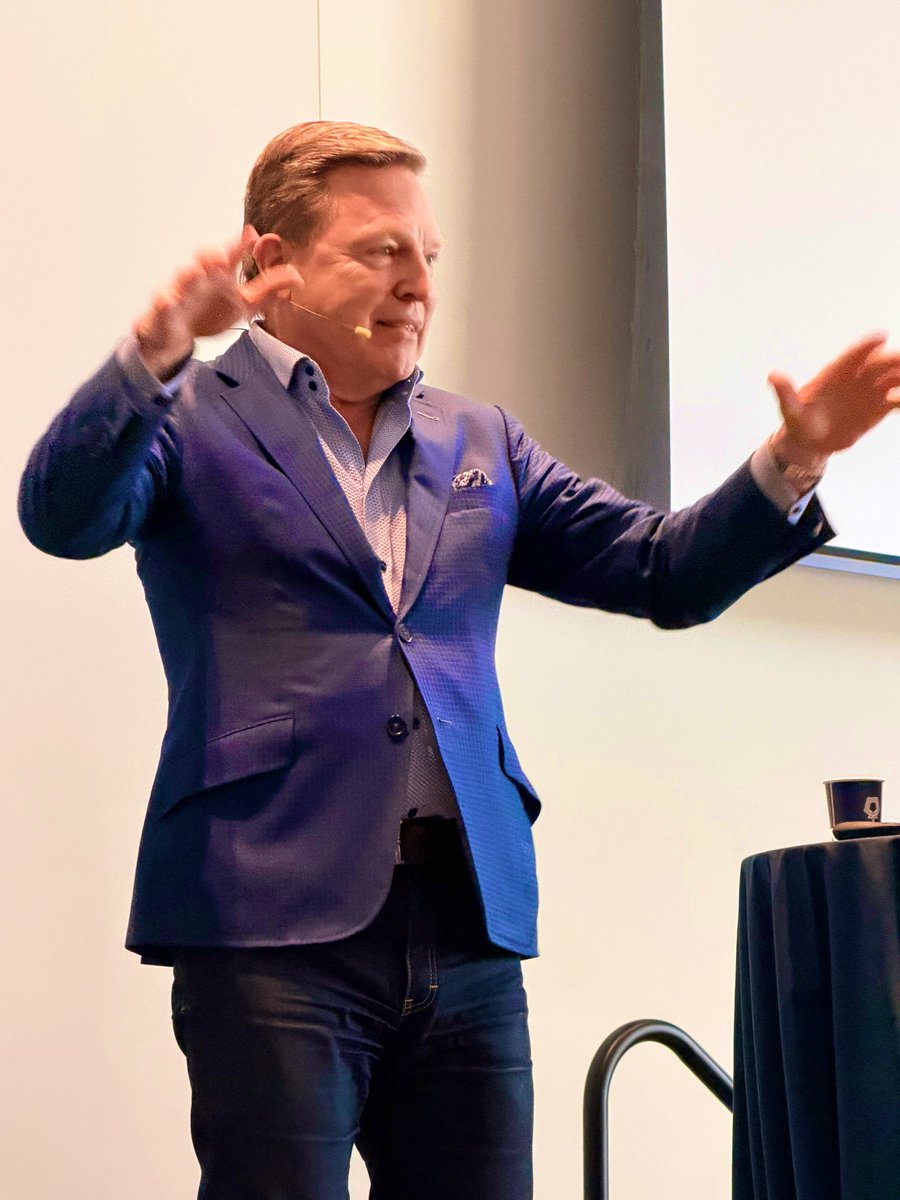 dipeshpatel's tweet image. Nobody buys anything for benefits. 

Everybody buys for loss avoidance.

- Verne Harnish (founder of @EntrepreneurOrg)

#sales #bd #BusinessDevelopment